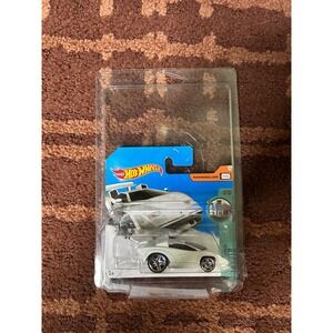 Hot‎ Wheels Tooned Lamborghini Countach 6/10 Diecast Car White Y3003